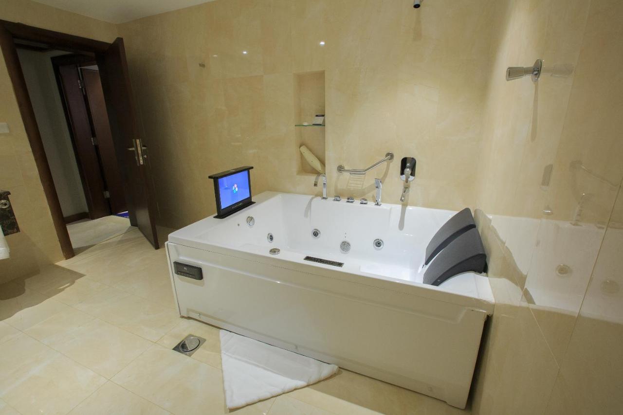 Swiss In Tabuk Hotel Ngoại thất bức ảnh