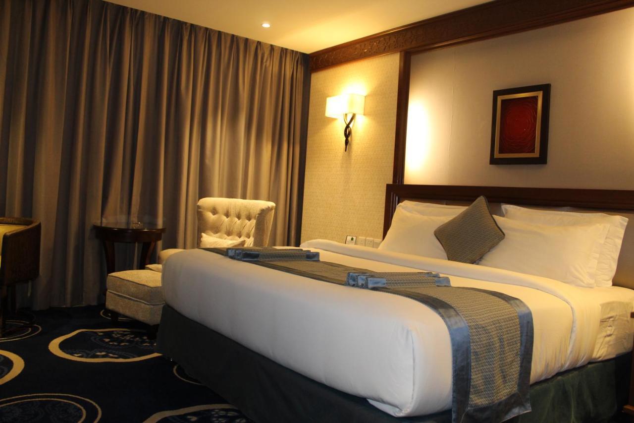 Swiss In Tabuk Hotel Ngoại thất bức ảnh